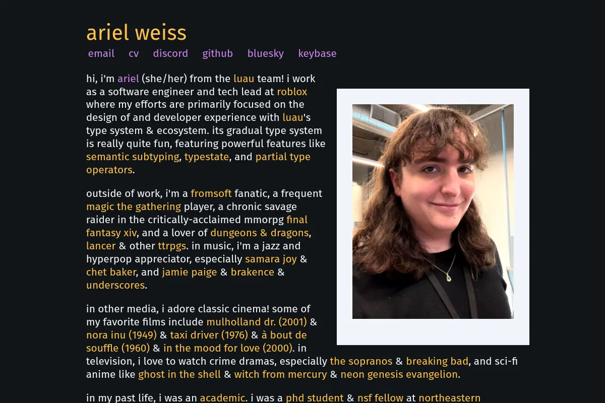 Ariel Weiss / Home